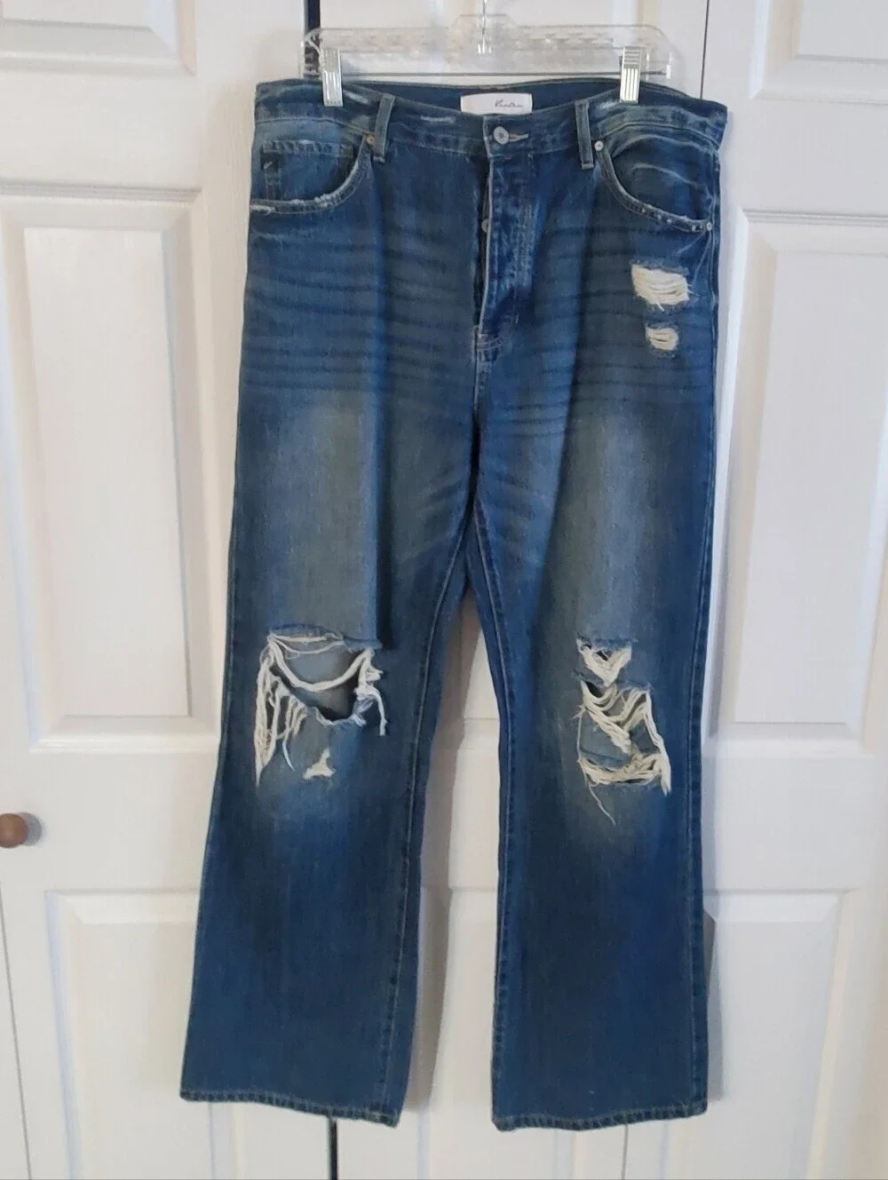 KANCAN BUTTON FLY . 15/31. DENIM JEAN DISTRESSED.  WIDE LEG. High Rise